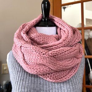 NWT BCBGMaxAzria Cable Knit Loop Scarf